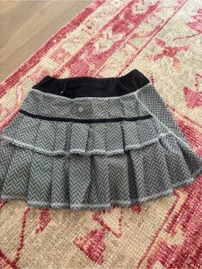 lululemon Black and Gray Chevron Tiered Mini Skirt